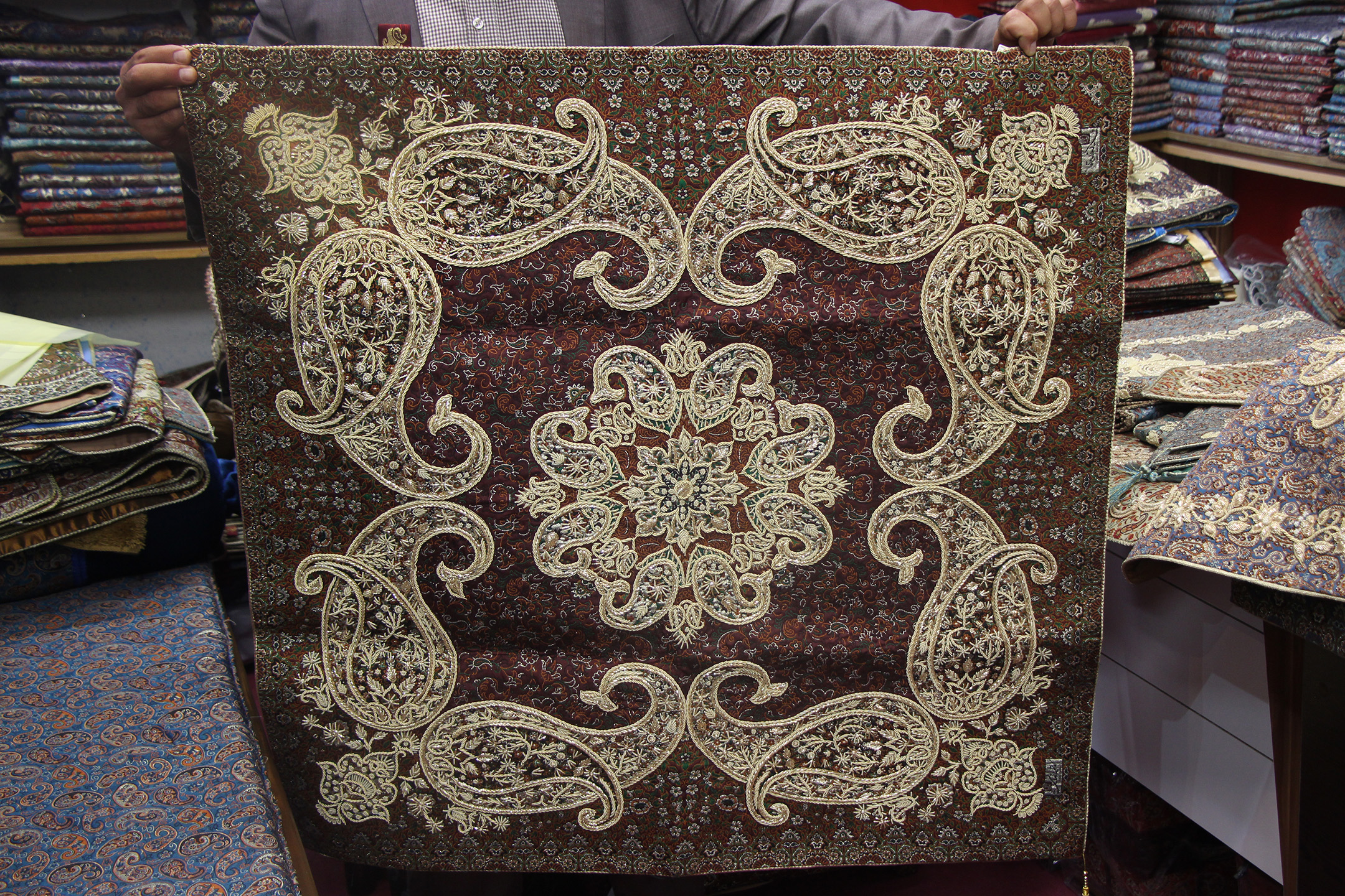 Sermeh Doozi, Luxury Ancient Iranian Embroidery - Tourism news - Tasnim  News Agency